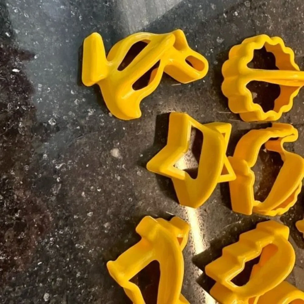 Vintage Cookie Cutters Plastic Lot 9 Christmas Thanksgiving Heart Easter handles